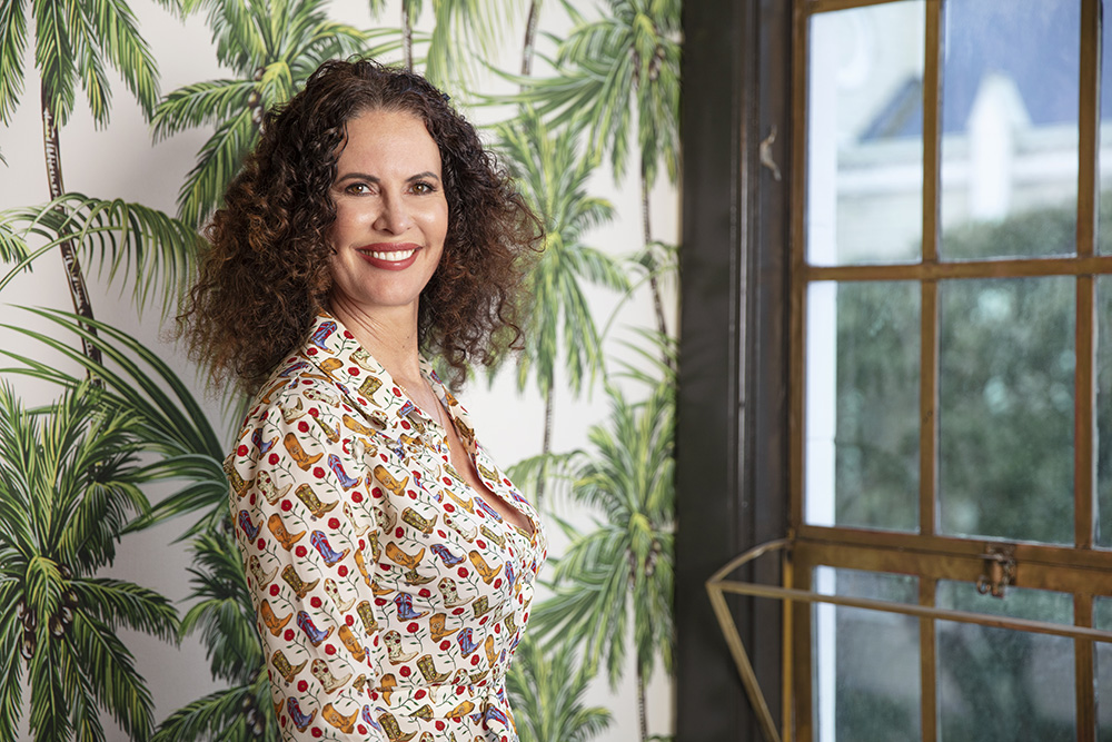 Balancing the Grind with Elizabeth Barbalich, Founder &amp; CEO of Antipodes Scientific Green Beauty - Balance The Grind | Conversations On Work, Life &amp; Balance